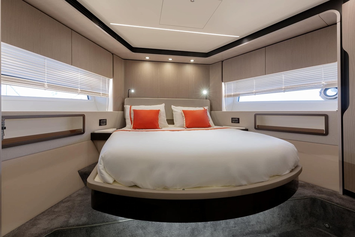 Аренда яхты Azimut 72 Solstice во Франции